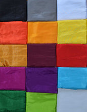 Charger l&#39;image dans la galerie, Drapeau dragon en tissu DRAGON avec pointe en forme de cœur, différentes couleurs

