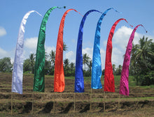 Charger l&#39;image dans la galerie, Balifahnen Stoff SANUR mit herzförmiger Spitze, Balifahne, Bali Flag, Gartenfahnen
