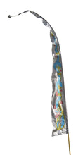 Lade das Bild in den Galerie-Viewer, Drachenfahnen-Stoff DRAGON mit herzförmiger Spitze, Farbe silbergrau
